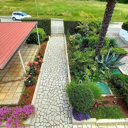 Apartment A4 Ines Near Beach Porec Esterno foto
