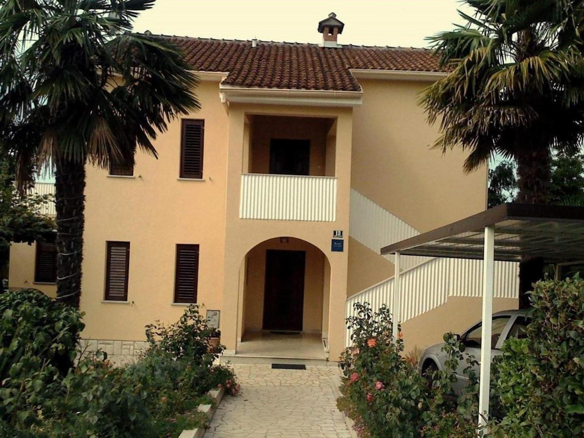 Apartment A4 Ines Near Beach Porec Esterno foto